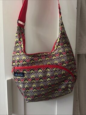 Kavu Chevron Shoulder Bag in Red, Olive, Gray